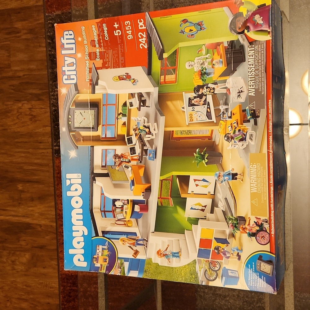 Playmobil Furnished School Building 9453